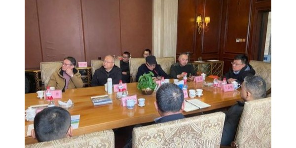 成都新農(nóng)村建設(shè)服務(wù)業(yè)發(fā)展論壇交流會成功舉辦！胡林副會長的專題分享與蔣美榮會長總結(jié)！