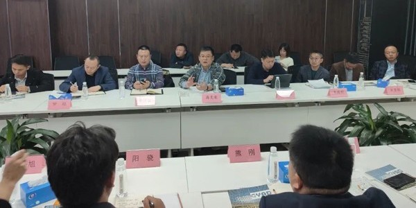 助力項(xiàng)目解決資金問(wèn)題，我們?cè)谛袆?dòng)！